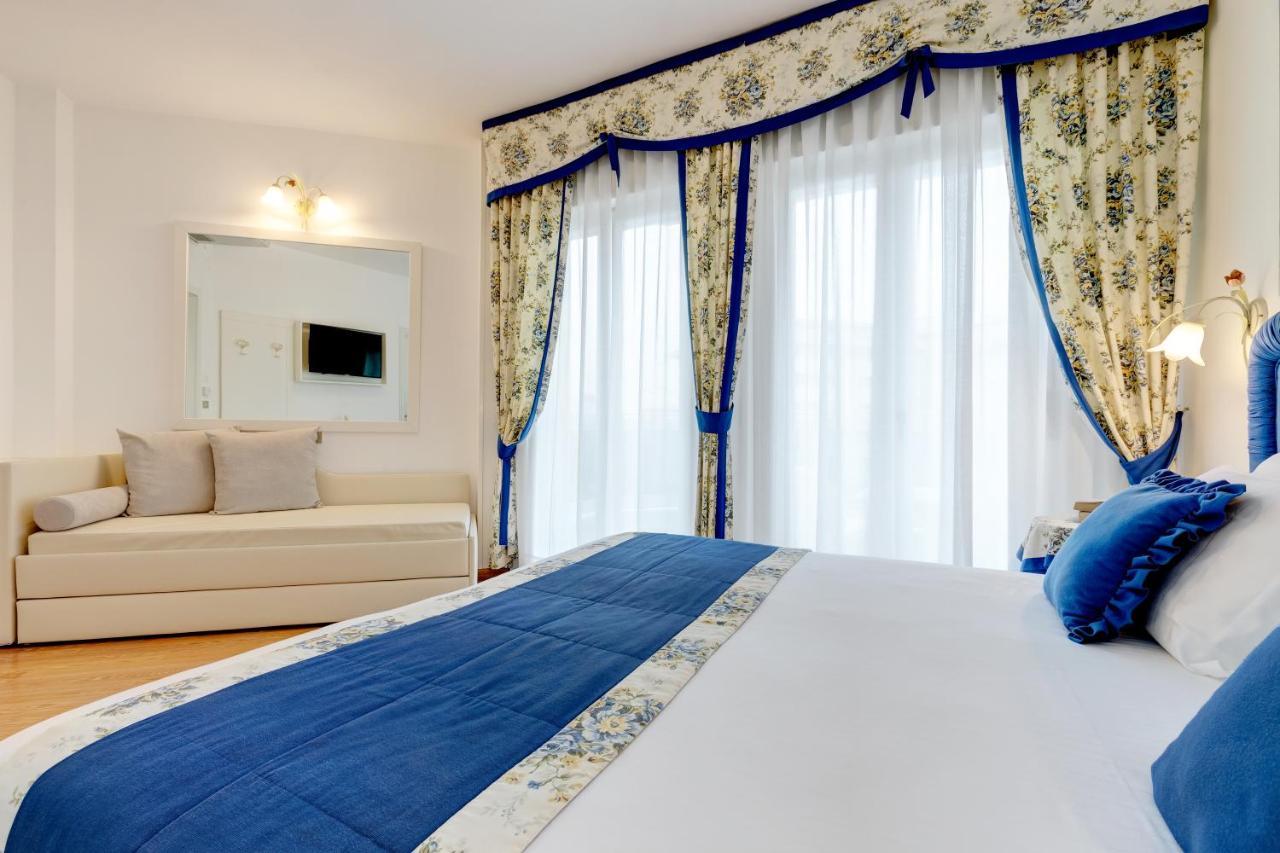 Hotel Cavalieri Palace & Suites Lido di Jesolo Exterior photo