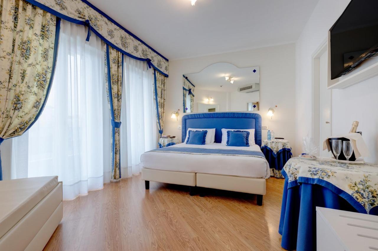 Hotel Cavalieri Palace & Suites Lido di Jesolo Exterior photo