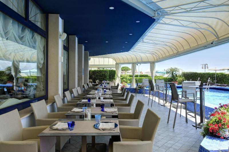 Hotel Cavalieri Palace & Suites Lido di Jesolo Exterior photo