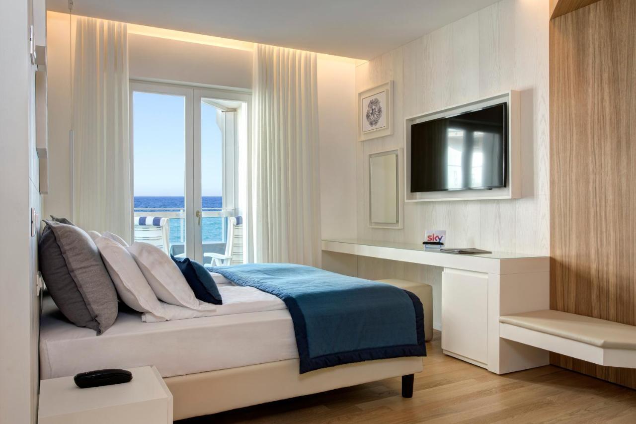 Hotel Cavalieri Palace & Suites Lido di Jesolo Exterior photo